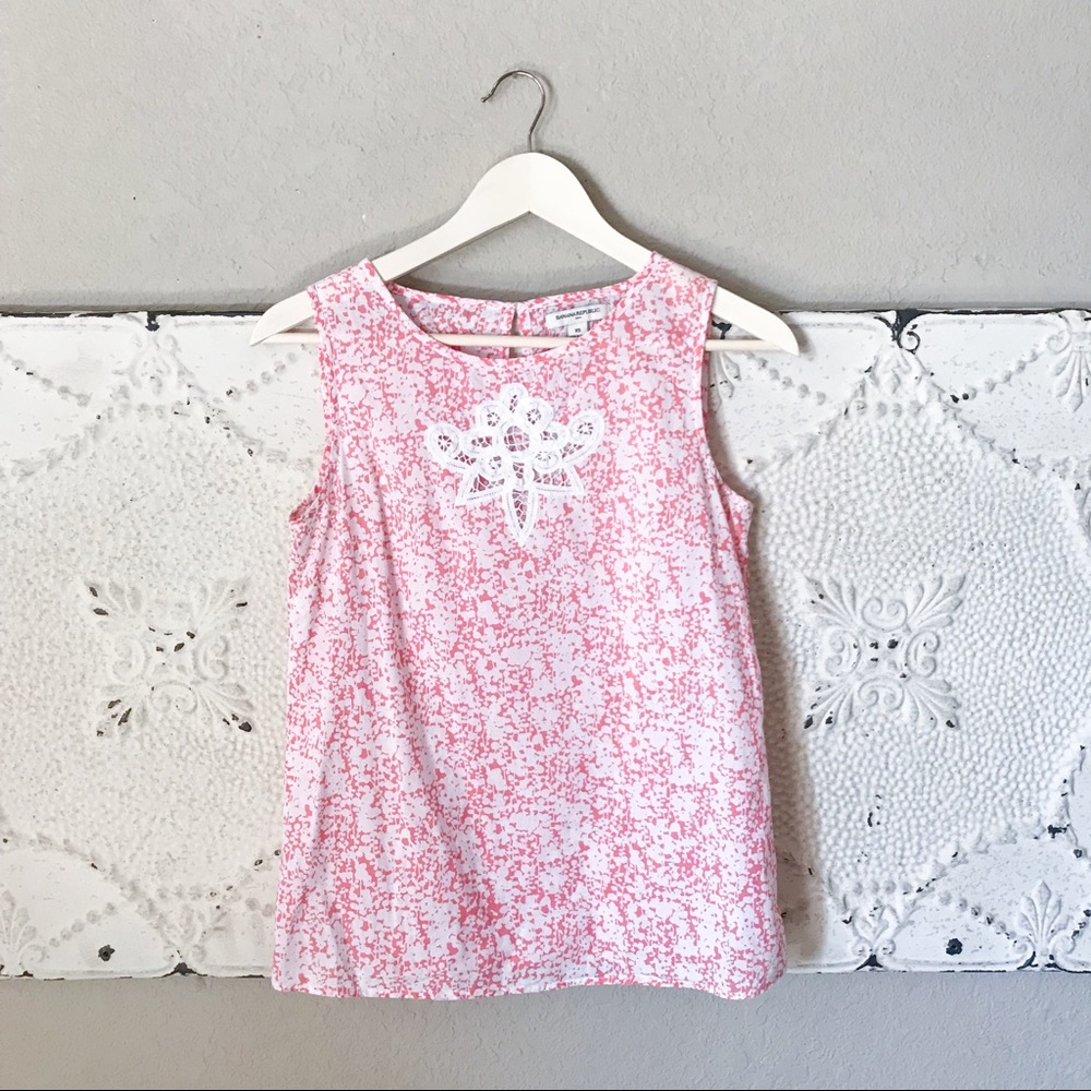 ⬇️$25 {Banana Republic} Lace Cutout Tank Blouse